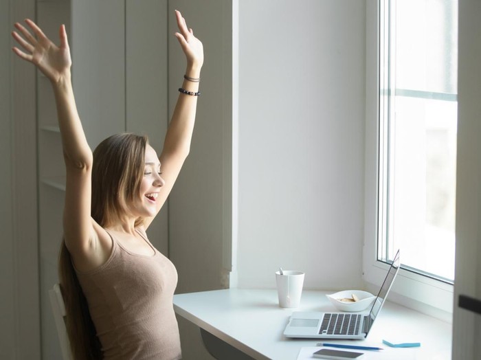 Karyawan Lebih Bahagia dan Produktif/Foto: freepik.com/yanalya