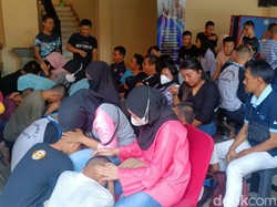 Polsek Mampang Cegah Tawuran, Remaja Nangis Saat Dibalikin ke Ortu