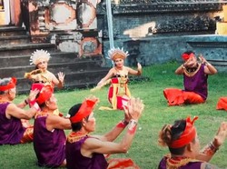 Janger Kolok Desa Bengkala: Sejarah, Makna, dan Gerakannya