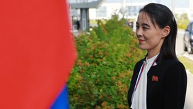 Adik Kim Jong Un Kedapatan Pakai Tas Mewah Dior Rp107 Juta di Rusia