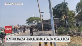 VIDEO: Bentrok Massa Pendukung Dua Calon Kepala Desa