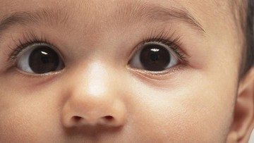 KEBIASAAN YANG SEBABKAN BULU MATA ANAK
