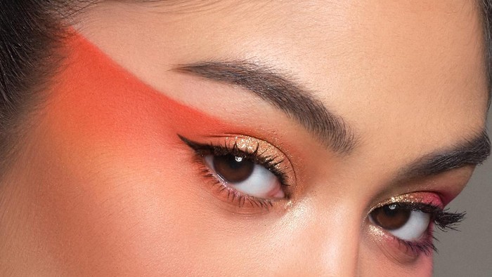 Bikin Riasan Mata Memukau dengan 2 Powerstay Eye Palette Terbaru dari Make Over Bikin Riasan Mata Memukau dengan 2 Powerstay Eye Palette Terbaru dari Make Over