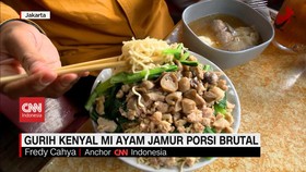 VIDEO: Menyantap Mi Ayam Laris Berbumbu Gurih Manis