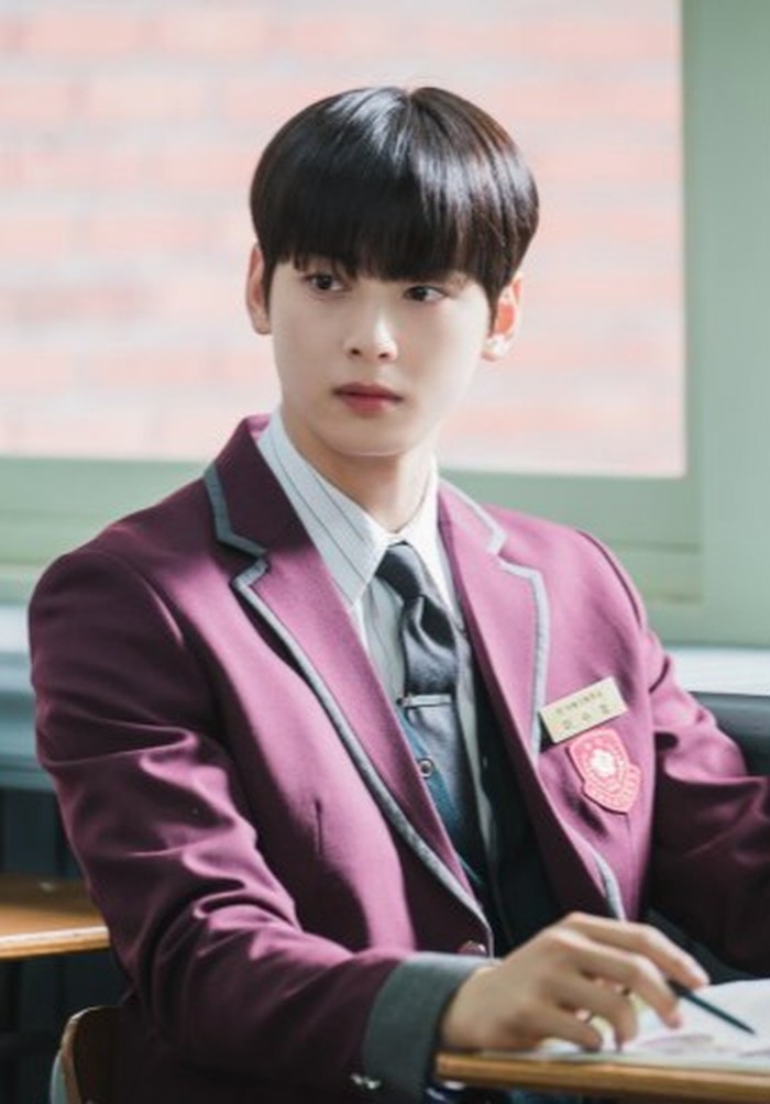 Pada 2020, ia kembali memerankan karakter utama dalam webtoon ‘True Beauty’, sebagai Lee Soo Ho. Webtoon karya Yaongyi tersebut, dirilis sejak 2018/Foto: hancinema.net