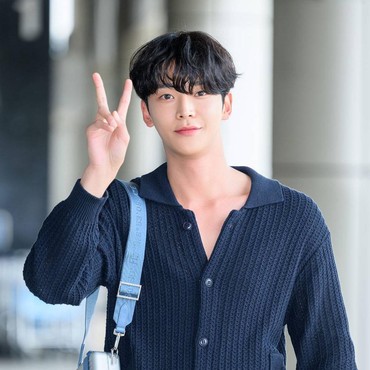 Rowoon Tulis Surat Menyentuh Usai Keluar dari SF9