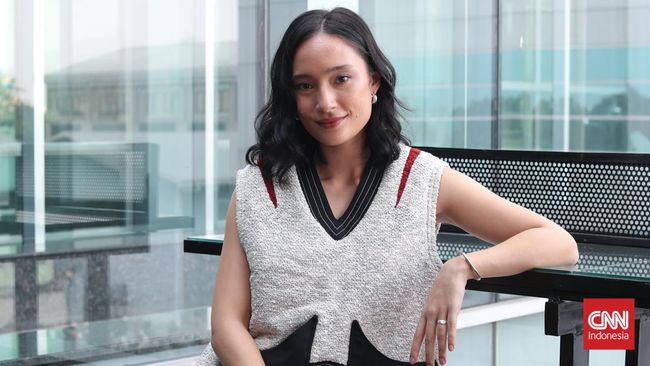 Tatjana Saphira membeberkan alasan mulai menjajaki dunia tarik suara selain menjadi aktris.