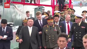 VIDEO: Kim Jong-Un Tinjau Kapal Perang Rusia