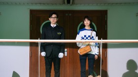 Teaser In Love and Deep Water, Kala Pelayan Kapal & Penumpang Bertemu