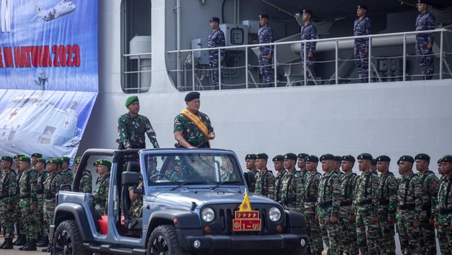 RI menjadi tuan rumah latihan militer bersama negara ASEAN di Natuna pada Selasa (19/9). Myanmar ikut partisipasi meski tengah "diasingkan" blok gegara kudeta.