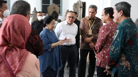 Megawati Tinjau Museum Nasional Usai Kebakaran