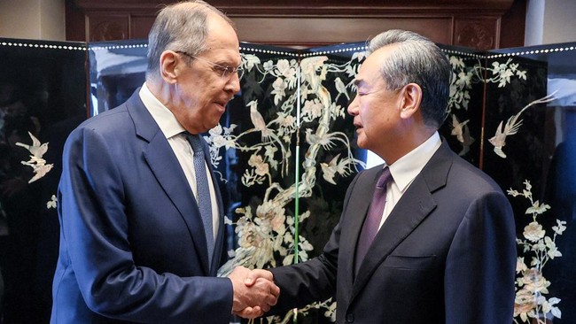 China dan Rusia sepakat bahwa untuk menyelesaikan krisis di Ukraina harus melibatkan partisipasi Negeri Beruang Merah.