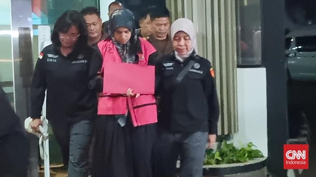 Kejagung menetapkan tersangka baru dalam dugaan kasus korupsi proyek jalan Tol Jakarta Cikampek II (Japek) elevated alias Tol MBZ.
