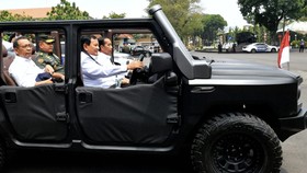 Prabowo Sopiri Jokowi Naik Maung, Lanjut Numpang Kereta Cepat ke Halim