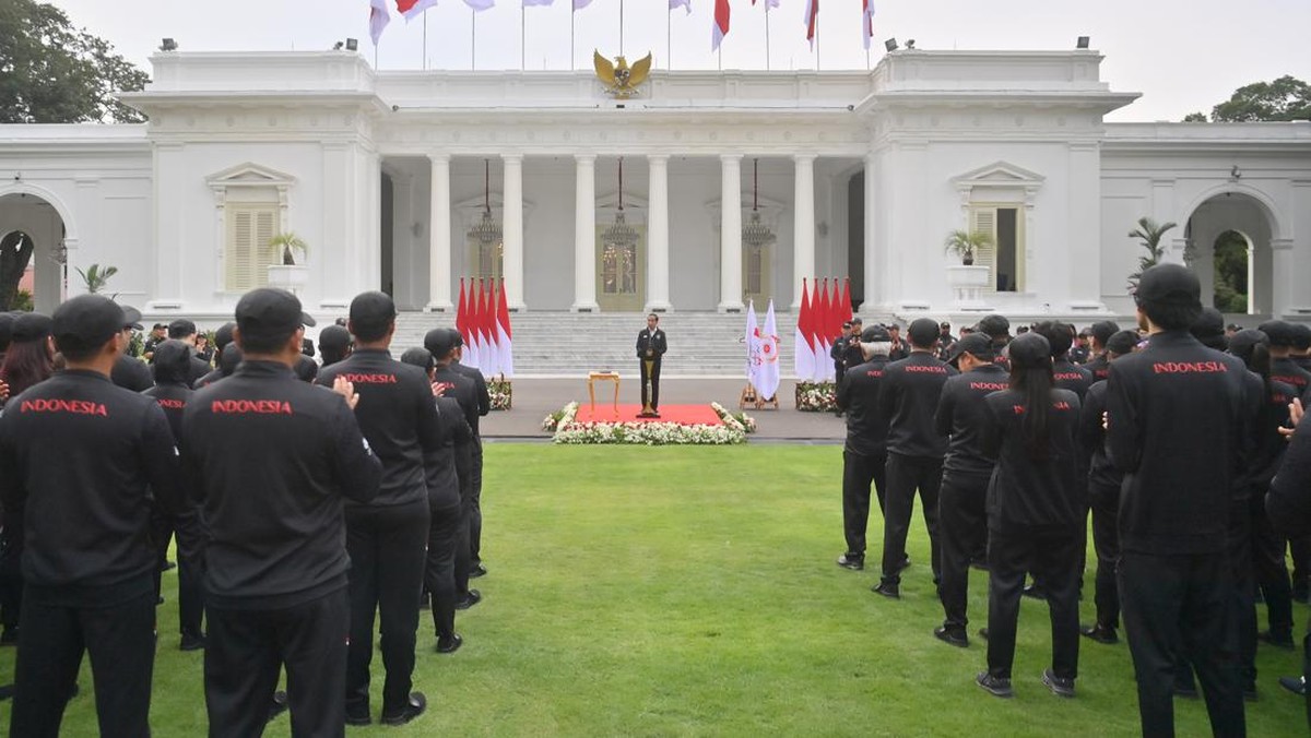 FOTO: Dikukuhkan Jokowi, Indonesia Siap Tempur di Asian Games