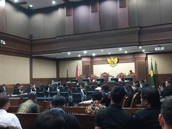 Pengakuan Sespri Johnny Plate 20 Kali Kantongi Rp 500 Juta/Bulan