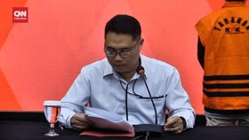 VIDEO: KPK Tahan Eks Dirut PT TransJ Kuncoro Kasus Beras Bansos