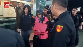 VIDEO: Sofiah Balfas Ditetapkan Sebagai Tersangka Korupsi Tol MBZ