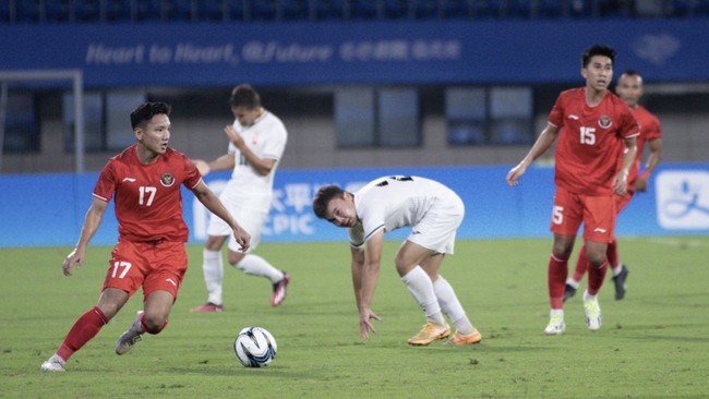 Klasemen Asian Games: Timnas Indonesia U-24 di Puncak Timnas Indonesia U-24 kini berhak ke puncak klasemen Grup F Asian Games 2023 usai berhasil mengalahkan Kirgistan 2-0, Selasa (19/9).