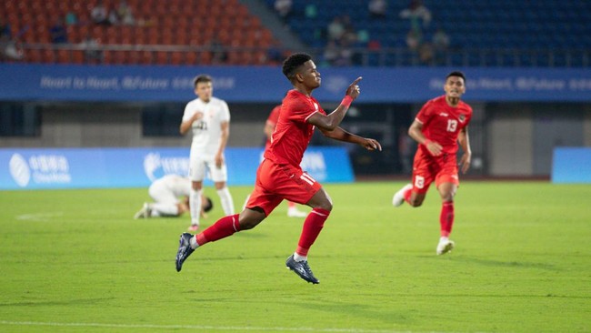 Asian Games: Kekuatan dan Kelenturan Ramai Rumakiek di Balik Gol Indah Ramai Rumakiek menunjukkan kekuatan dan kelenturan tubuhnya saat Timnas Indonesia U-24 menghadapi Kirgistan di laga pembuka Asian Games 2023.