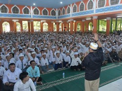 Jadi Pembicara di Pesantren Bogor, OSO Ajak Santri Tak Minder