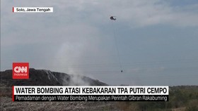 VIDEO: Water Bombing Atasi Kebakaran TPA Putri Cempo