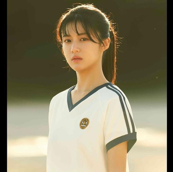 <p>Aktris Go Yoon Jung sukses membintangi drama <em>Moving,</em> Bunda. Selanjutnya, perempuan berusia 27 tahun ini akan berakting dalam <em>spin off</em> drakor populer <em>Hospital Playlist</em>. (Foto: Instagram @goyounjung)<br /><br /><br /></p>