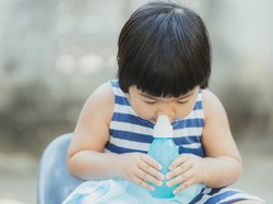 Cara Lakukan Irigasi Hidung untuk Bunuh Kuman dan Virus Akibat Polusi Udara