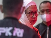 FOTO: Eks Dirut Pertamina Karen Agustiawan Berompi Oranye KPK