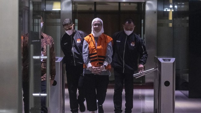 Direktur Utama PT Pertamina (Persero) periode 2009-2014 Karen Agustiawan menggugat KPK ke Pengadilan Negeri (PN) Jakarta Selatan.