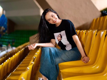 5 Potret Artis Tampil Stylish dengan Denim Maxi Skirt, Jennifer Bachdim hingga Lyodra Ginting