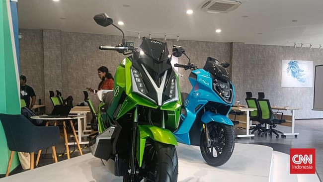 Ada 16 model motor listrik subsidiRp7 juta bisa dibeli dengan cara dicicil berdasarkan ketentuan yang ada. Simak simulasinya.