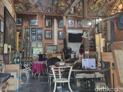 Water Castle Cafe, Ngopi Dekat Taman Sari Bernuansa Jadul