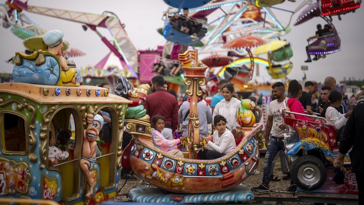 FOTO: Festival Titu, Sukacita Warga Miskin Rumania di Pekan Raya