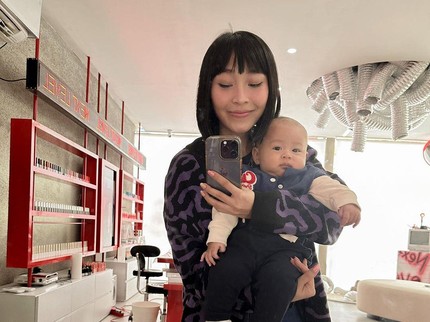 Cerita Rinni Wulandari Bawa Baby Clef Kerja Seharian karena Tolak Minum ASI dari Botol