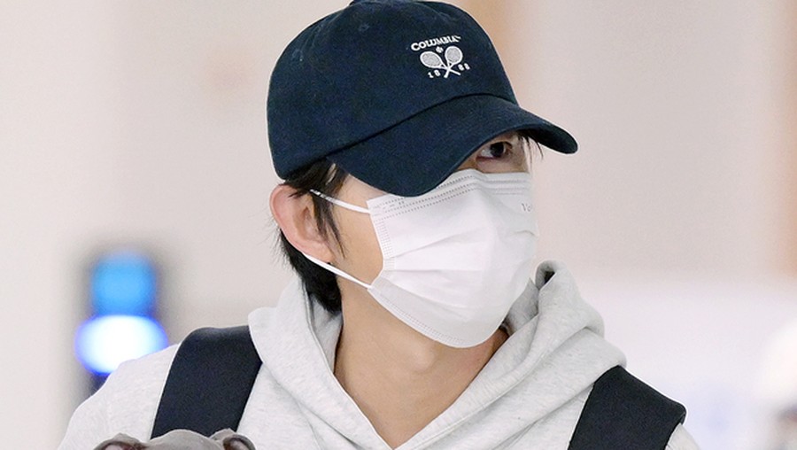 Song Joong Ki Pulang ke Korea Selatan Tanpa Istri, Anjingnya Bikin Salfok