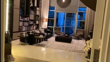8 Potret Apartemen Mewah Irwan Mussry, Lobi Berlapis Emas hingga Ada Lift Pribadi