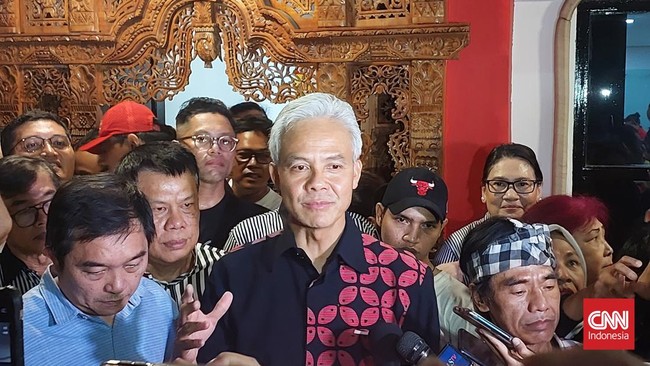 Bakal calon presiden Ganjar Pranowo meminta relawan dan pendukungnya tidak membuat dan menyebarkan hoaks selama Pilpres 2024.