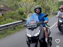 Bule di Bali Viral Lagi, Naik Motor Sambil Zig-zag dan Minum Bir