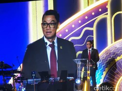 PLN Raih Penghargaan Terdepan dalam Wujudkan Transisi Energi