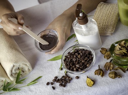 5 Bahaya Masker Kopi untuk Kulit & Cara Mengurangi Efek Sampingnya