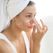 5 Kesalahan yang Sering Dilakukan saat Menggunakan Sunscreen, Segera Hindari!