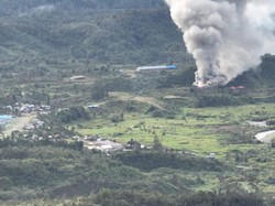 KKB Bakar Rumah Dinas DPRD-2 Kios Warga di Pegunungan Bintang