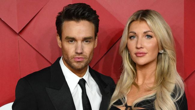 Liam Payne Sempat Unggah Foto Bersama Kekasih Sebelum Meninggal Beberapa jam sebelum kematiannya, Liam Payne sempat membagikan foto bersama kekasihnya, Kate Cassidy, di media sosial.