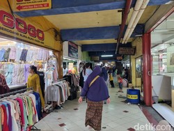 Jualan Live Online Bikin Pembeli Enggan Datang ke Pasar Kapasan Surabaya