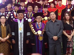 Olly Dondokambey, Gubernur Sulut Pertama Raih Gelar Doktor HC dari Unsrat
