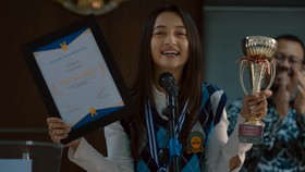 Film Pernikahan Dini 1987 Diadaptasi Jadi Serial Disney+