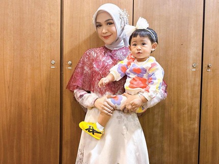Ria Ricis Sebut Moana Agak Speech Delay, Kapan Normalnya Anak Mulai Bisa Bicara?