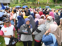 Harga Beras Naik, Relawan Sandiaga Gelar Bazar Murah di Sukabumi