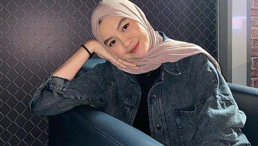 Ubah Lirik 'Aku' Jadi 'Asu', 7 Potret Salma Salsabil Disemprot Istri Didi Kempot